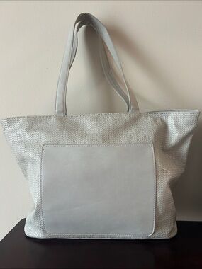 Joy Susan Woven Getaway Tote in Soft Grey
